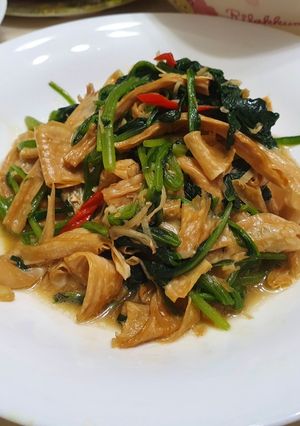 腐竹菠菜（快速家常菜料理） 的食譜成品照片