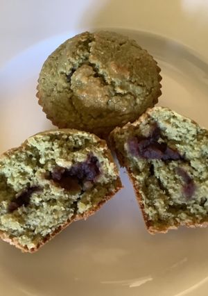 A picture of Oatmeal muffin.