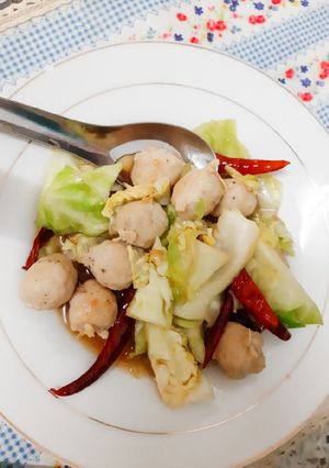 รูปของ กะหล่ำปลีผัดพริกแห้ง 🥬