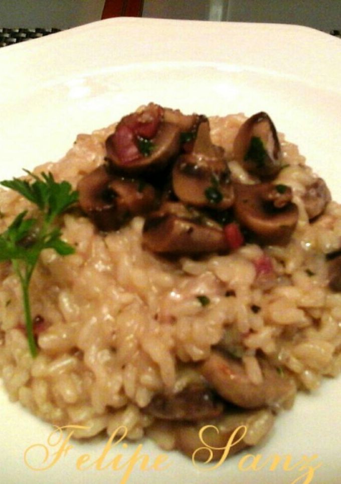 Una foto de Risotto de champiñón y jamón