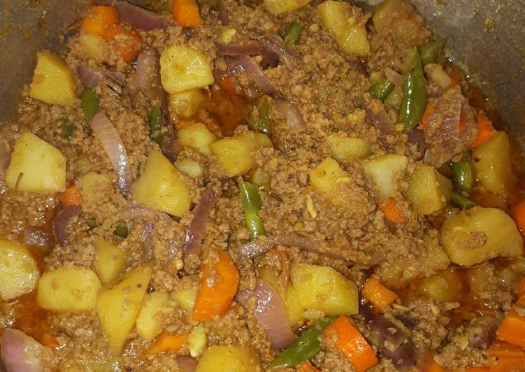 Simple Way to Make Ultimate Minced meat and veges sauce