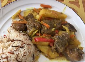 Una foto de Gulas de carne de pierna