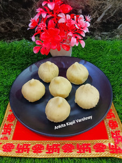 A picture of Khoya Modak.