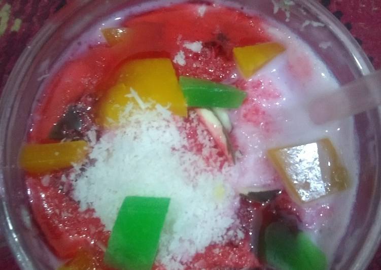 Easiest Way to Prepare Homemade Strawberry falooda