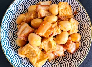 Hình của món Thịt kho đậu hũ, trứng cút.