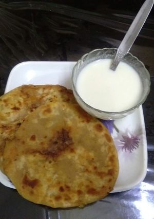 A picture of Aaloo paratha.