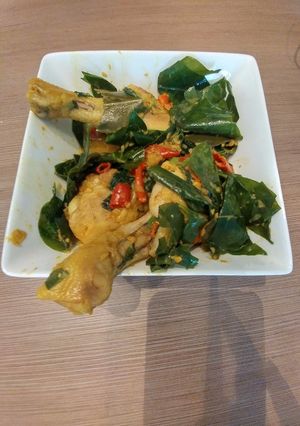 Foto resep Ayam woku daun melinjo