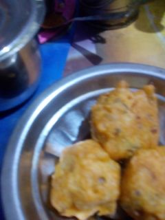உருளை போண்டா (Urulai bonda recipe in tamil) செய்முறை முக்கிய புகைப்படம்