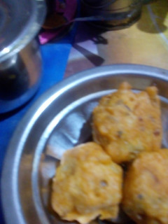 உருளை போண்டா (Urulai bonda recipe in tamil) செய்முறை முக்கிய புகைப்படம்