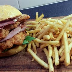 A picture of Guilty Fried chicken burger.