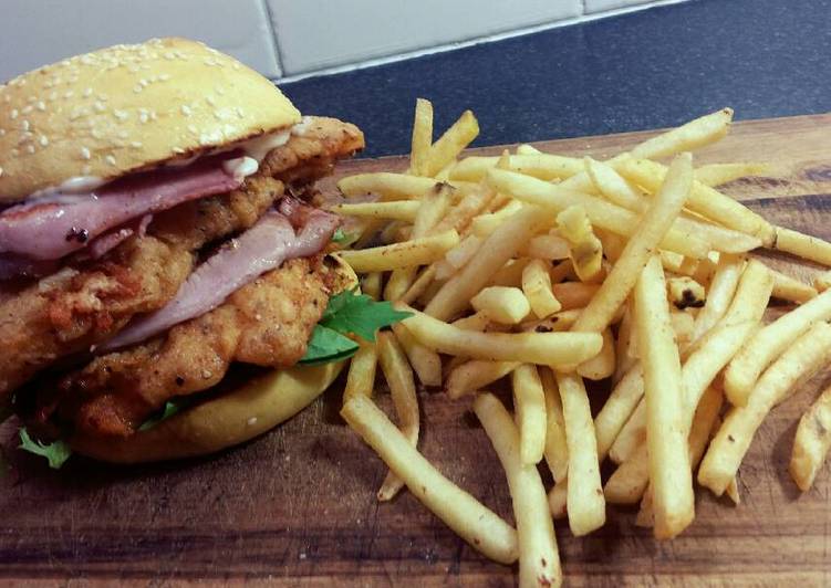 Recipe of Yummy Guilty Fried chicken burger