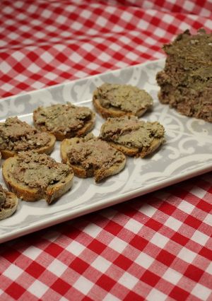 Une photo de Terrine de Foie de Volaille truffée et au whisky