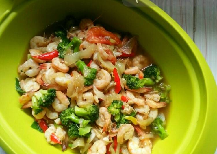 Langkah Mudah untuk Menyiapkan Ca Udang Brokoli, Menggugah Selera