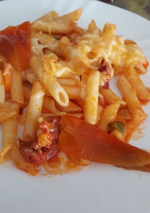 Una foto de Macarrones con chorizo gratinados