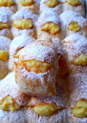 Una foto de Miguelitos de crema Pastelera