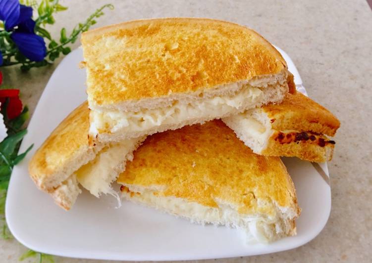 Easy Way to Make Favorite Cheese Sandwich 🥪