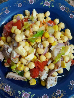 Una foto de Ensalada de garbanzos a mi manera