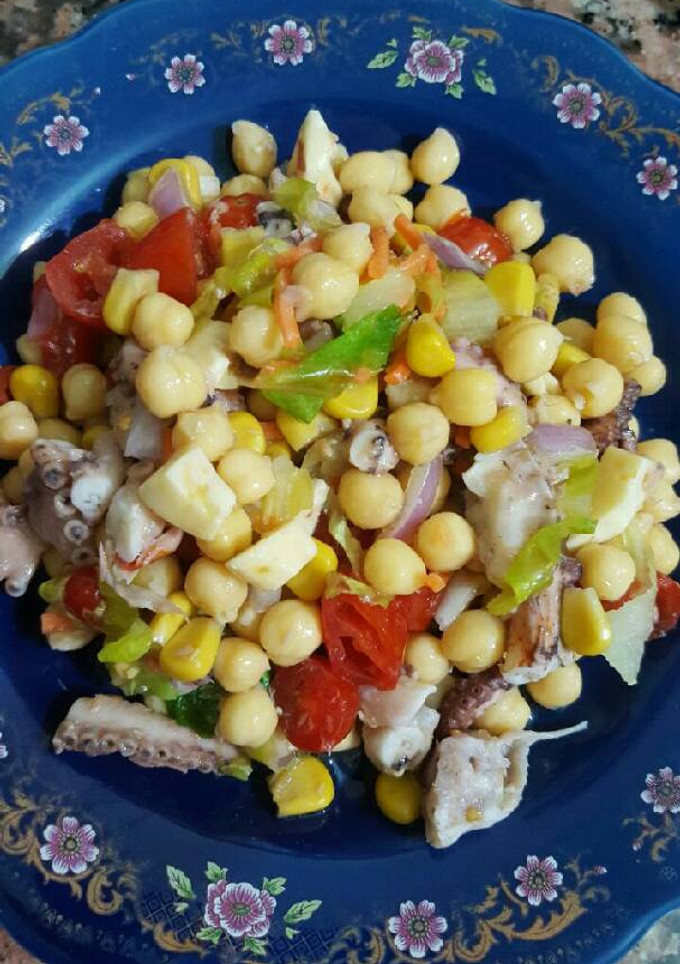 Una foto de Ensalada de garbanzos a mi manera