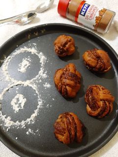 নো ইস্ট সিনামন রোল (No yeast cinnamon roll recipe in Bengali) রেসিপির প্রধান ছবি