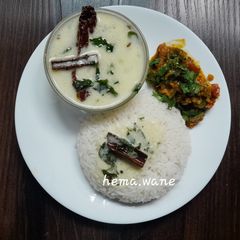 A picture of Gujrathi kadhi.