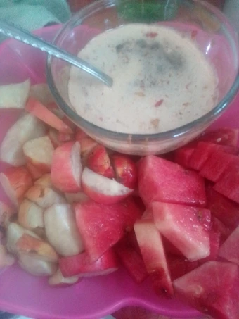 Langkah Mudah untuk Membikin Resep Rujak jambu monyet petis madura yang Lezat Anti Ribet, Menggugah Selera