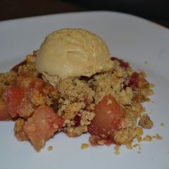 A picture of Apple Raspberry Crumble.