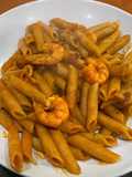 Pasta con salsa de gamba roja