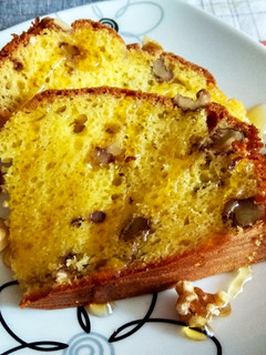 Una foto de Bizcocho de queso crema y nueces