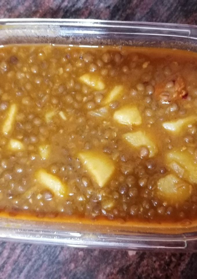 Una foto de Lentejas con compango