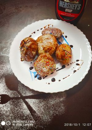 A picture of Bryon Talbot choco bread buns.