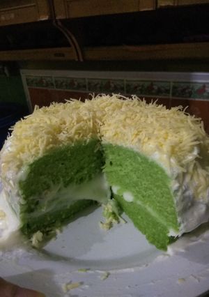 Foto resep Bolu pandan kukus toping salju keju