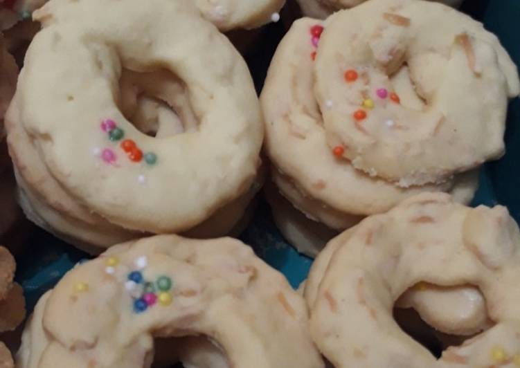 Kue sagu keju