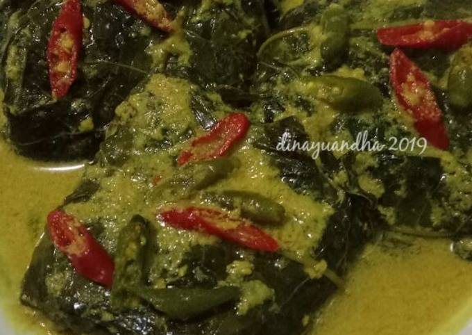 Resep: Buntil Daun Singkong Mengkudu Farah Quinn