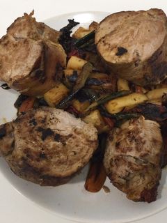 Una foto de Solomillo de cerdo a la plancha con verduritas