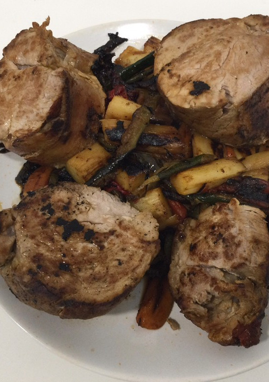 Una foto de Solomillo de cerdo a la plancha con verduritas
