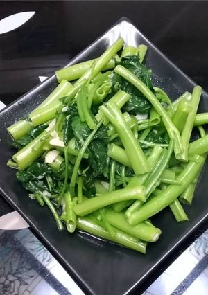 蒜炒溫泉空心菜 的食譜成品照片