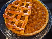 Une photo de tarte prune amande