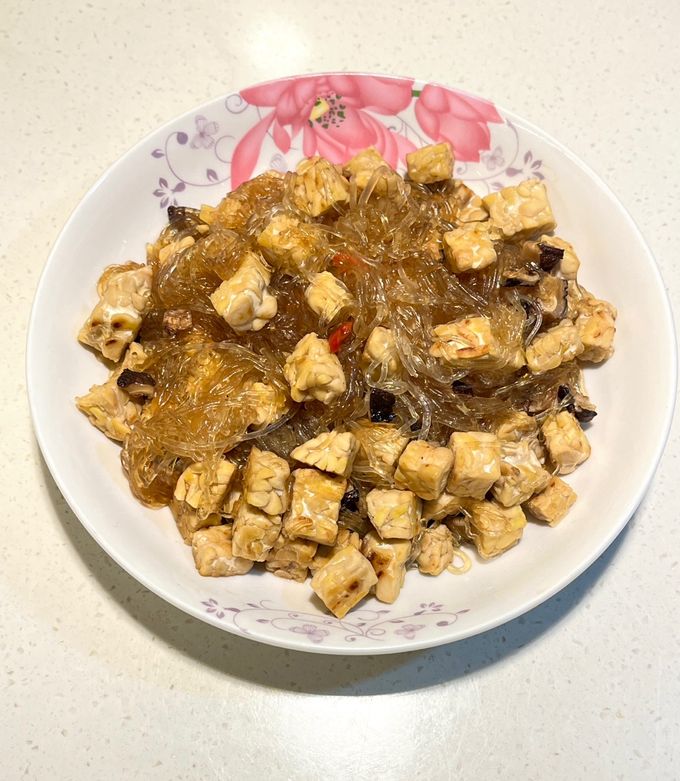 Tianbei and Mung Bean Noodles with Truffle Sauce 天貝松露醬冬粉 的食譜成品照片