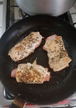 Una foto de Pollo con Jamón y Queso