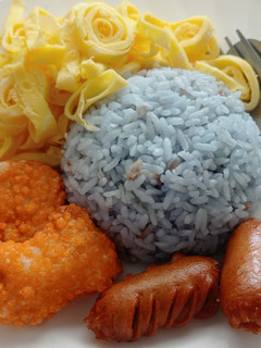 Foto resep Nasi Uduk Bunga Telang (2)