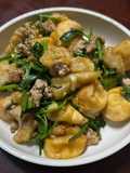 ปลาดอลลี่เต้าหู้ไข่ผัดขึ้นช่าย