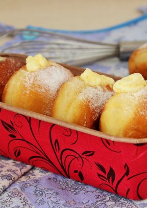 Vaníliakrémmel töltött fánk recept fotója