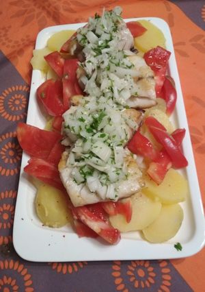 Foto principal de Ensalada templada de corvina y tomate Rosa