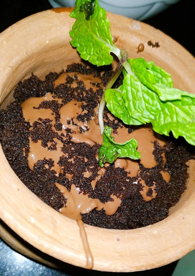 A picture of Oreo chocolate mud.