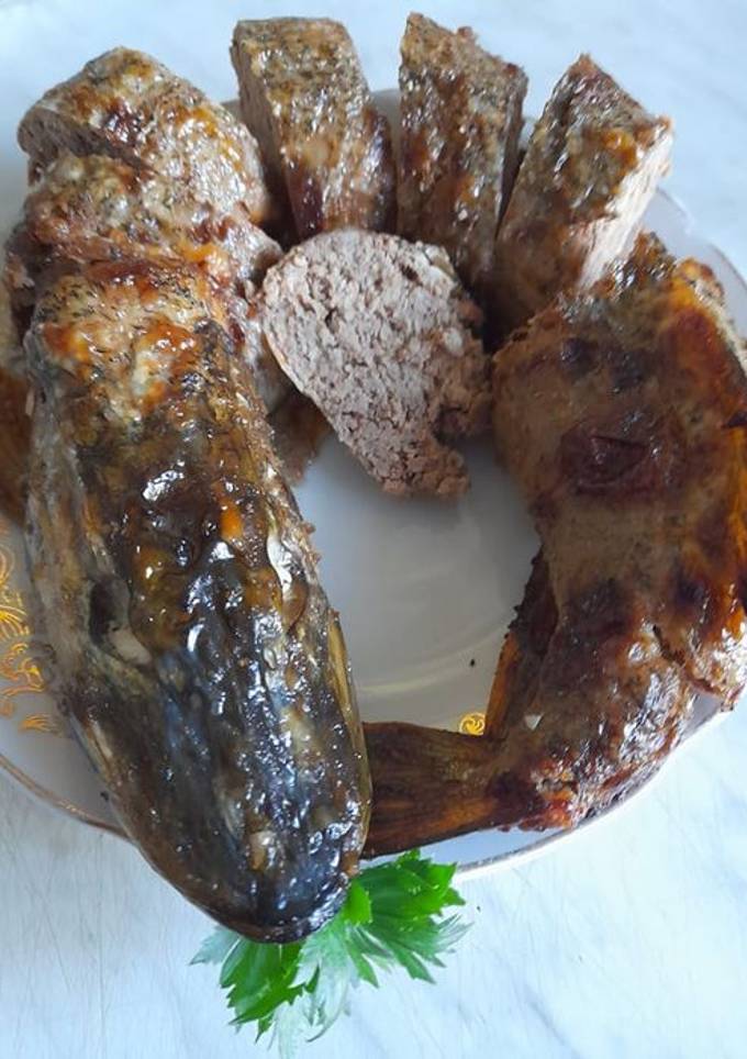 Фаршированная щука по-королевски с куриной печенью