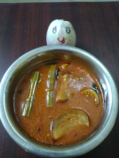 கத்திரிக்காய் முருங்கைக்காய் புளி குழம்பு (Kathirikkaai murunkaikaai pulikulambu recipe in tamil) செய்முறை முக்கிய புகைப்படம்