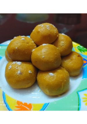 বেসনের লাড্ডু (Besan er ladoo in Bengali) রেসিপির প্রধান ছবি