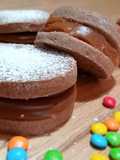 Alfajores de chocolate y dulce de leche