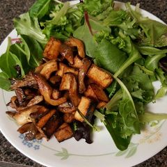 A picture of Tofu mushroom stir fry.