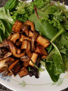 A picture of Tofu mushroom stir fry.